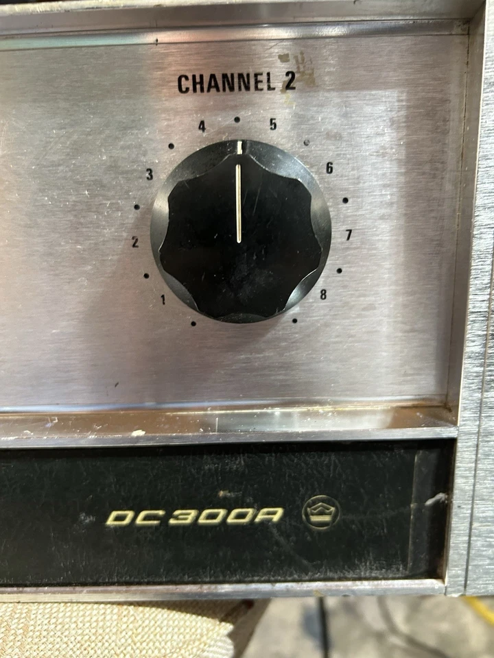 Vintage Crown DC300A  2-Channel Stereo Power Amplifier For Rack System. Works. - Image 3 of 4