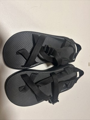 mens chaco sandals size 8