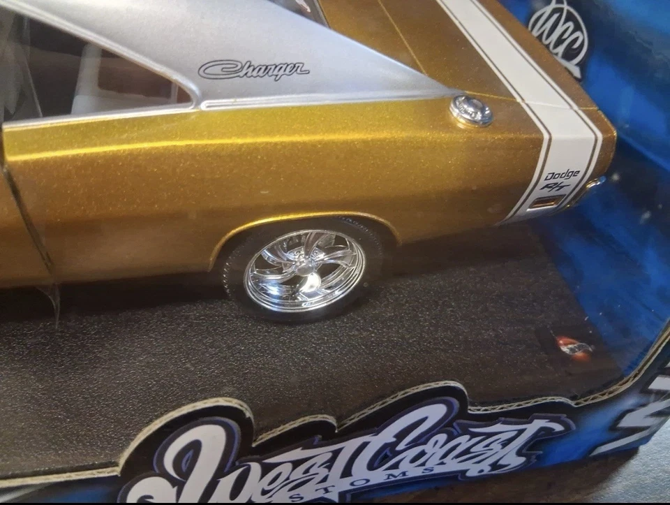 Dodge Charger R/T West Coast Customs 1969 dorado hermoso Hot Wheels 1:18 WHIPS Foto 3 de 4