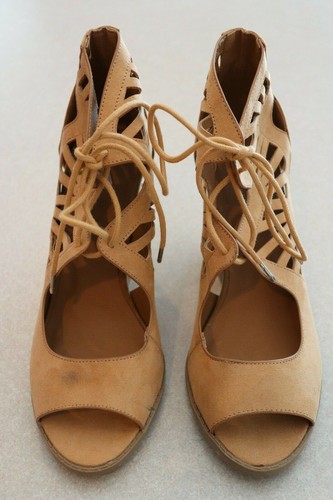 Charlotte Russe Tan Lace Up Block Heels Size 8 - Picture 5 of 6