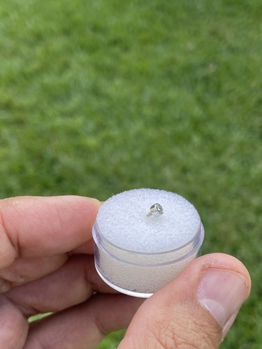 Diamante natural redondo de oro blanco macizo de 14 k con asentamiento de basilea superior de anclaje dérmico - Imagen 5 de 6