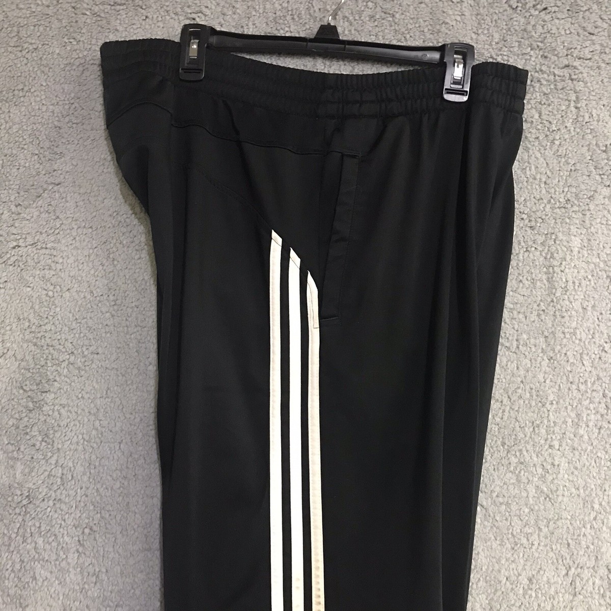 Adidas outlet straight pants