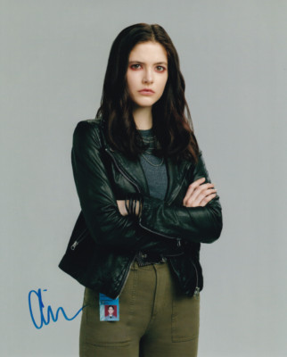 AINSLEY SEIGER signed Autogramm 20x25cm FBI MOST WANTED in Person autograph COA