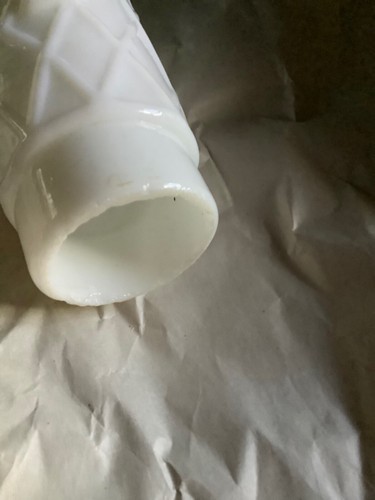 EXCELLENT CONDITION Vintage Milk Glass Flowered Bullet Lamp Shade - 8.5”L - Picture 5 of 6