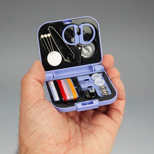 Pratico kit riparazione cucito con custodia - Foto 5 di 9