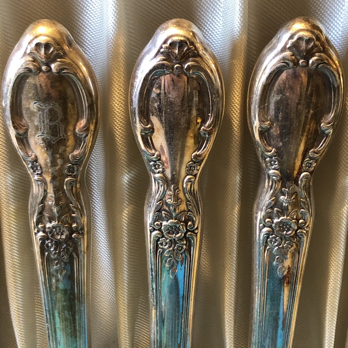 52pc. Wm Rogers & Son IS Silverplate VICTORIAN ROSE FLATWARE SET