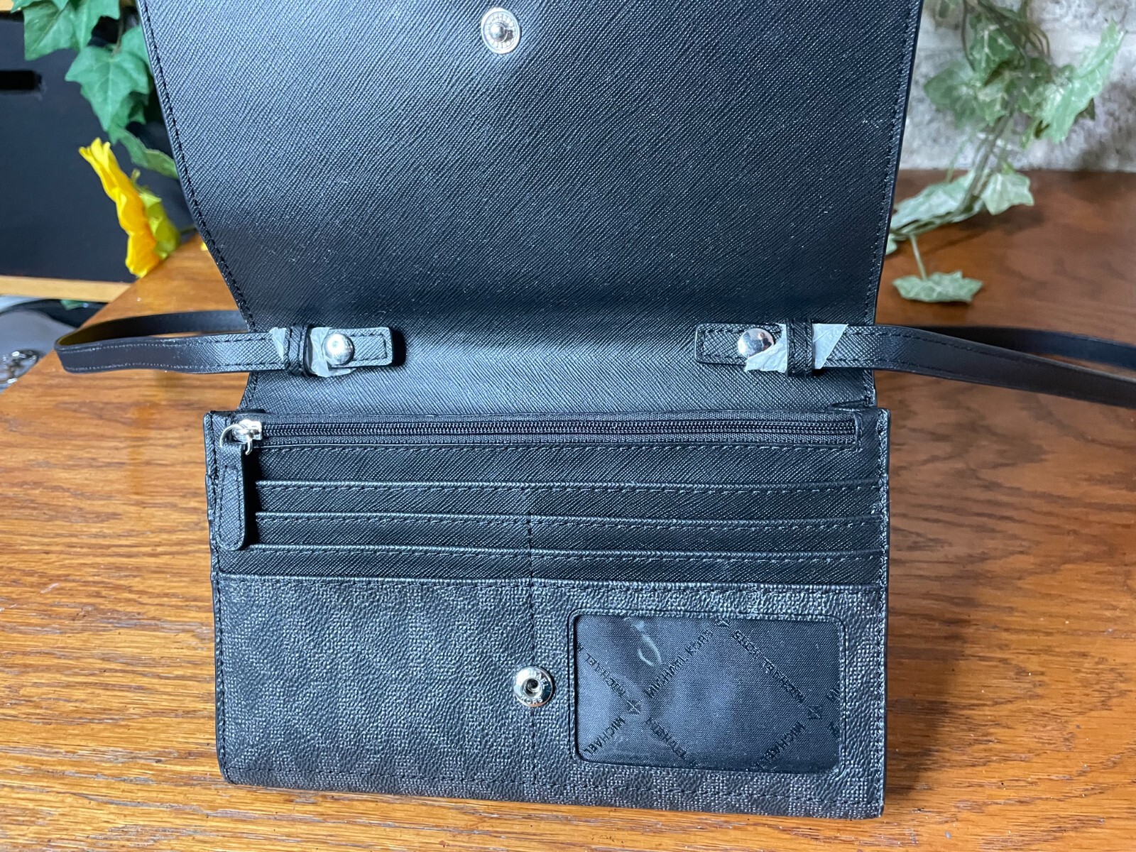 MICHAEL KORS JET SET MULTIFUNCTION CROSSBODY CLUT… - image 12