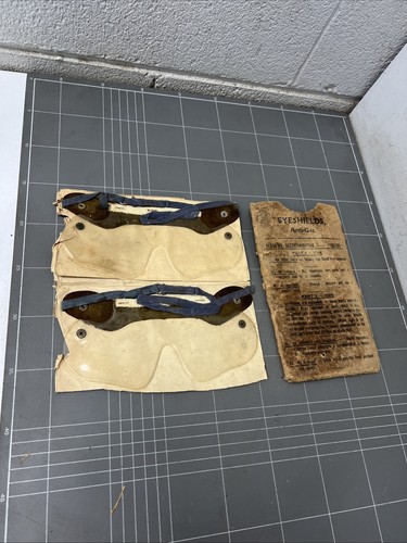 VINTAGE ORIGINAL WW2 EYESHIELDS ANTI GAS MASK 1943 MILITARY