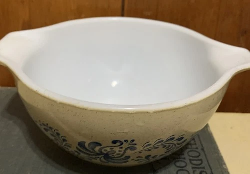 Vintage  Pyrex Homestead Small Nesting Mixing Bowl Speckled Tan/Blue 1 1-2 pt
