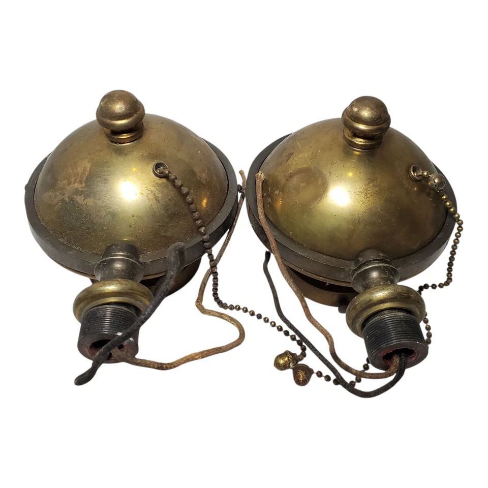 Par de apliques de pared antiguos de latón de 6" con cables de tracción Foto 2 de 4