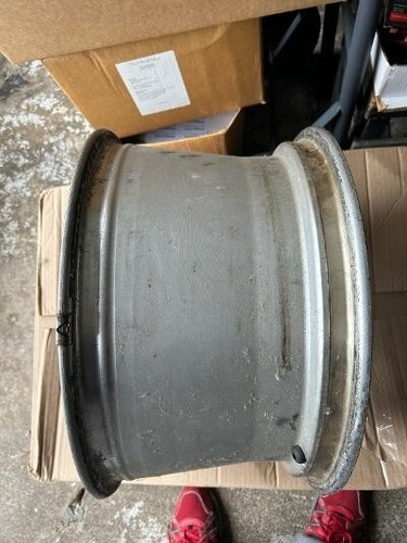 Chevrolet Corvette Wheel 91-96 USED 17x9.5 RH Right Rear 8 Slot Wheel Rim-OEM - Picture 3 of 9