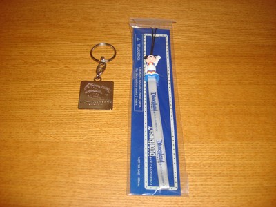 Michael Jackson Captain EO Mickey Mouse Disneyland Promo Invincible Key Ring 