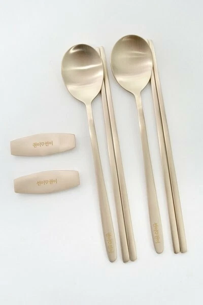 Juego de 5 cucharas y palillos artesanales coreanos de cobre/latón (incluye restos) Foto 3 de 4