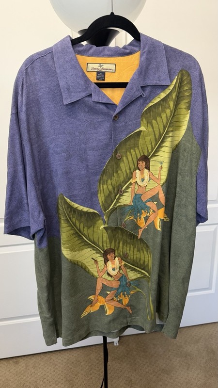 XL Tommy Bahama Camp Shirt 100% Silk With Wood Buttons