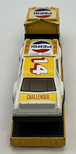 1985 Matchbox Team Matchbox Pepsi Challenger Transporter & Chevy Stocker - Picture 4 of 5
