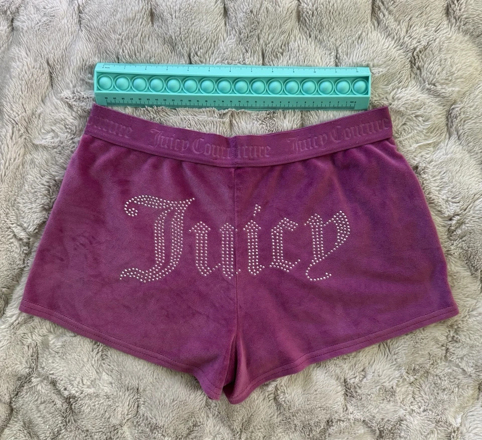 Vintage Juicy Couture Velour Shorts Y2K 2000’s Size M Style 1751-47 RN 90410 - Image 3 of 4