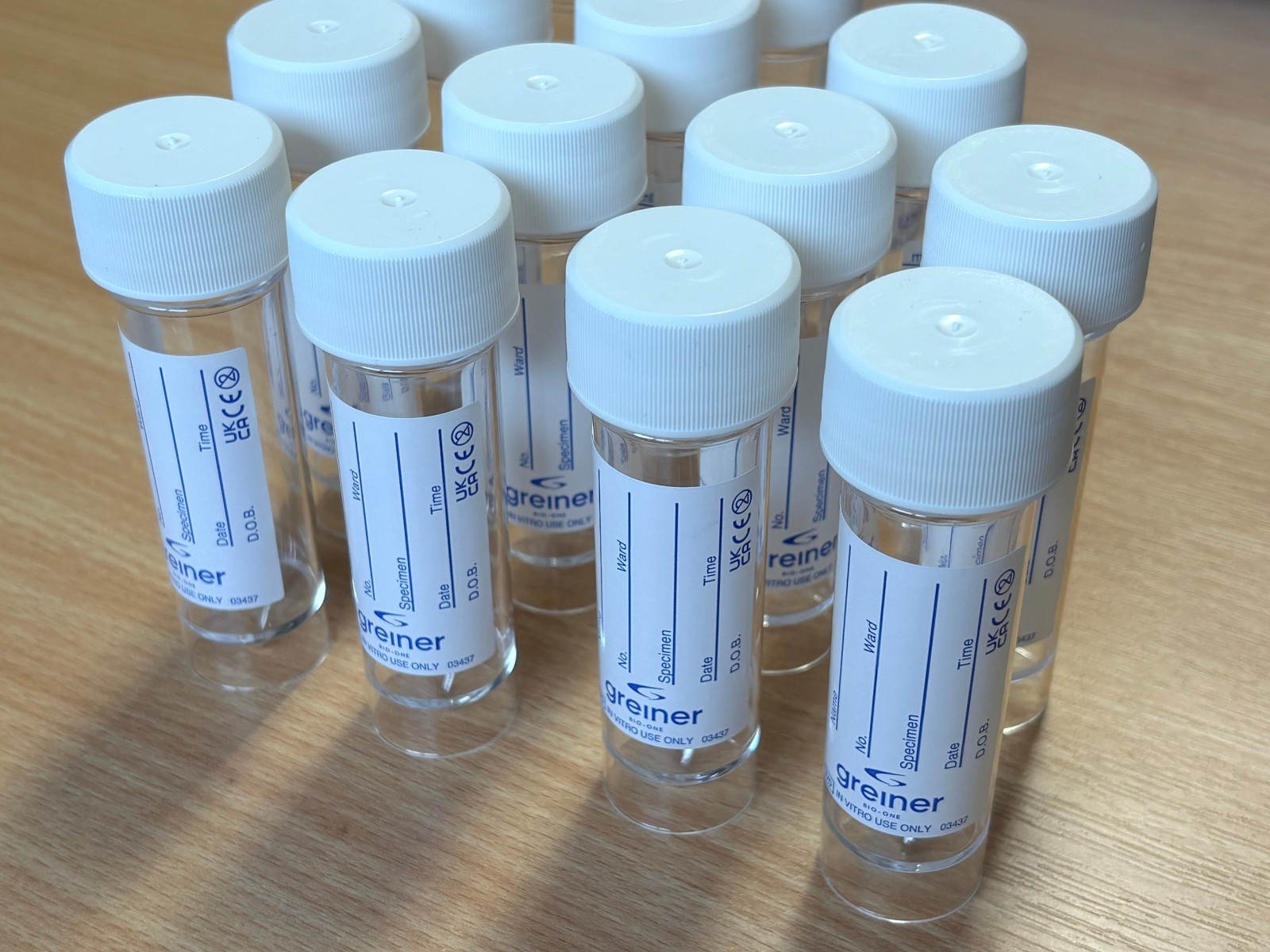 30ml Universal Containers Urine Specimen Sample bottle labelled QTY OF 100