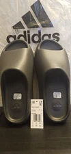 YEEZY SLIDES ONYX SIZE 10 WITH TAGS