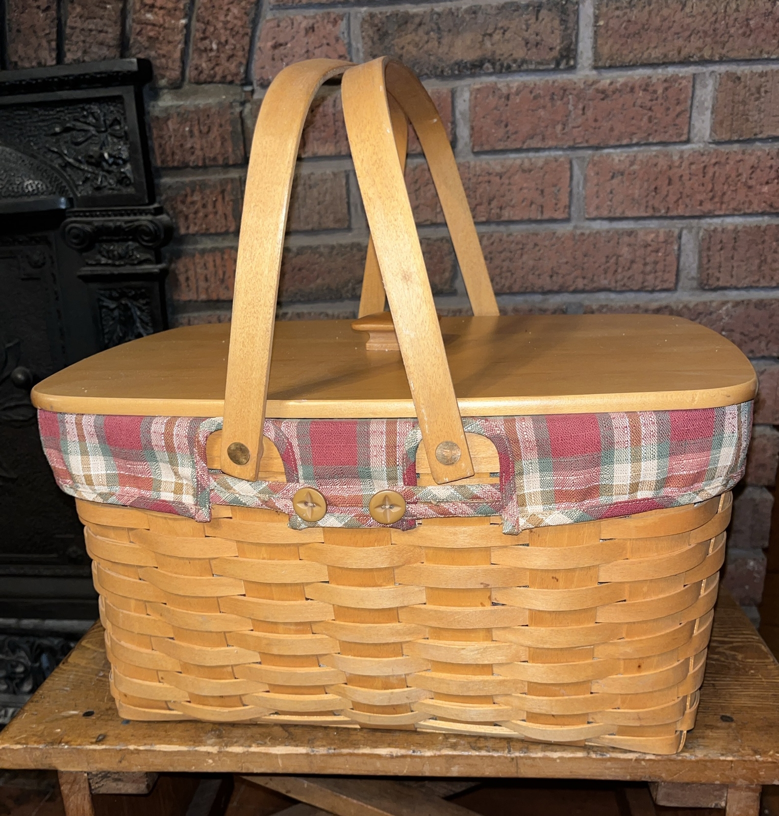 LONGABERGER LARGE MARKET BASKET WITH FABRIC LINER, PROTECTOR AND WOODEN