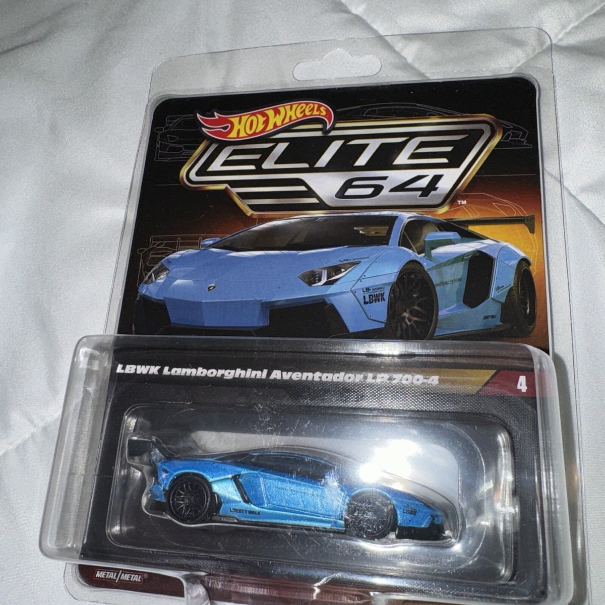 ホットウィール ELITE64 LBWK ランボルギーニアヴェンタドール