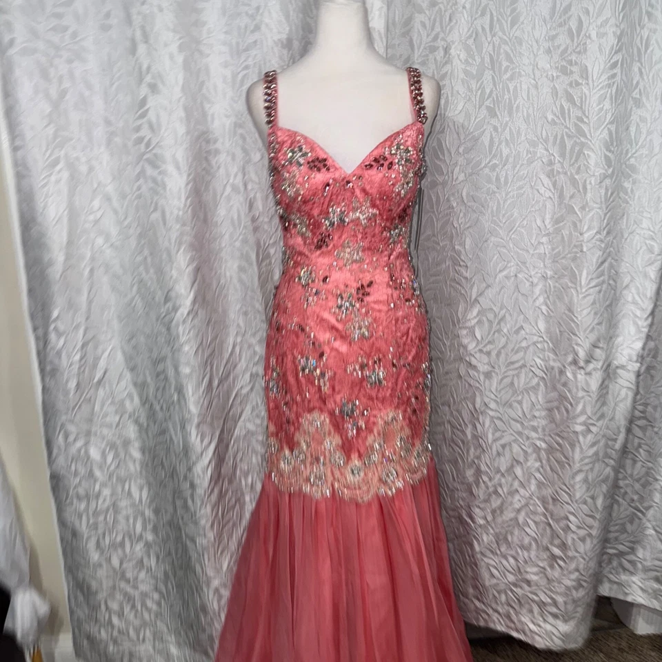 Sherri hill 风格 8557 珊瑚粉色 4 码蕾丝银色嵌入式舞会礼服 — 第 2/4 张图片