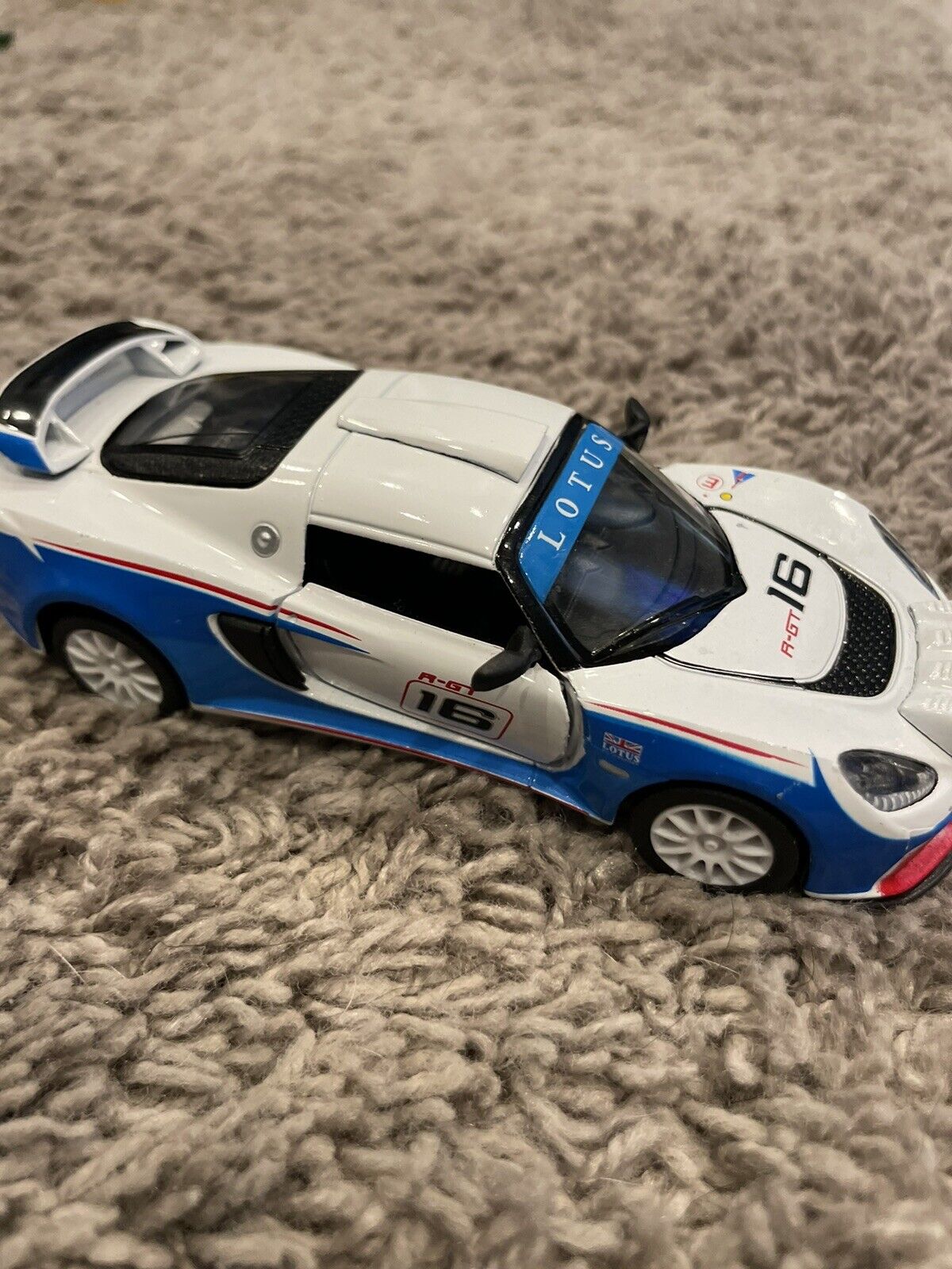Picture 3 of 6