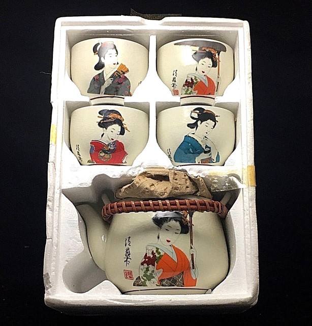 Japanese Vintage Geisha Tea set crackled porcelain design teapot & 4