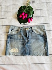 GAP Women s Light Wash Distressed Denim Mini Skirt Sz 2/26