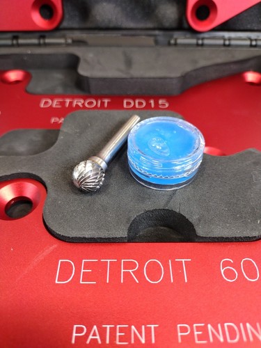 EZ Stud Out, Detroit HD Master Kit - DD-13, DD-15, D60 Templates, Carbide Burr - Picture 5 of 7