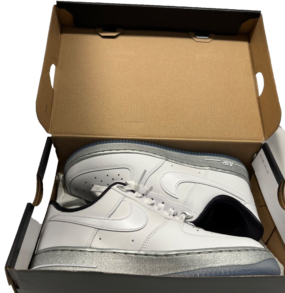 WOMEN'S NIKE AIR FORCE 1 07 SE WHITE-WHITE-METALLIC SILVER SZ 6.5