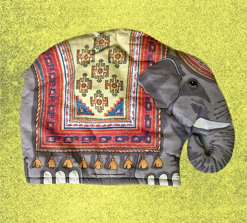 VTG Elephant Tea Kettle Cozy by Sari Fabrics BEAUTIFUL teapot cosy England VGC