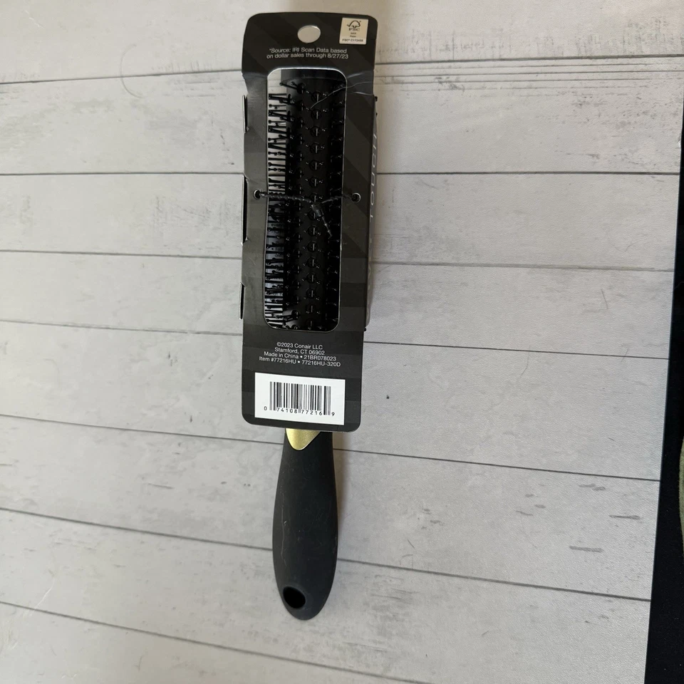 Cepillo de pelo redondo Conair Velvet Touch negro mango suave secado rápido estilo volumen Foto 2 de 4