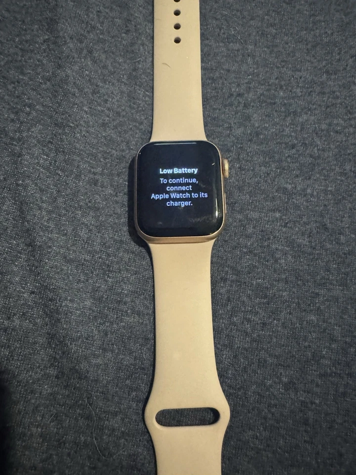 Apple Watch Series 6 40mm Rose Gold - Image 2 of 4