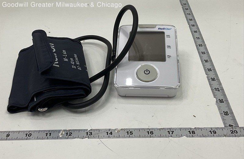 ReliOn White Digital Automatic Upper Arm Blood Pressure Monitor BP3NL1-1PRL