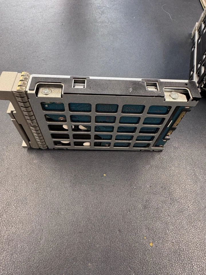 Toshiba Dell MK3001GRRB 300GB 2.5" SAS 2 Enterprise Hard Drive - Image 3 of 4