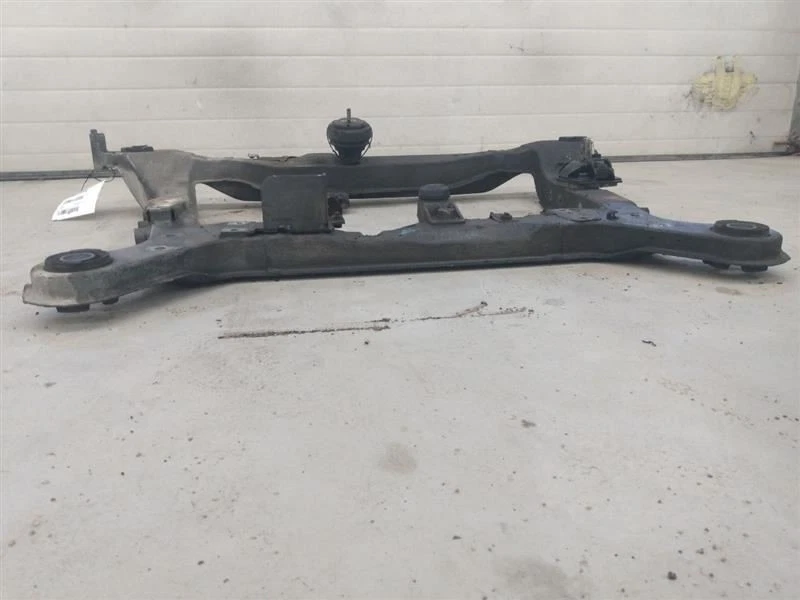 VOLVO V70 XC Front Subframe Crossmember AWD Fits 1998 1999 2000 - Image 3 of 4