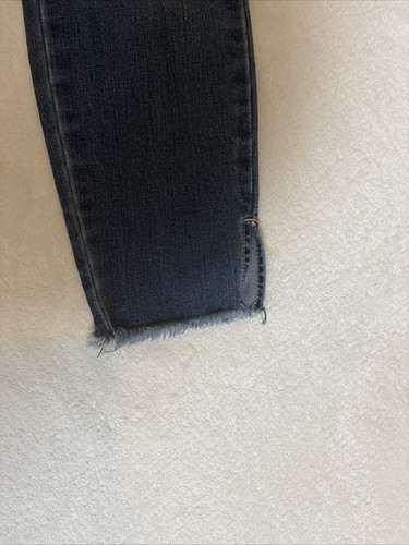 Code Bleu Soho Petite Skinny Ankle Blue Jeans Size 6 Lightly Distressed - Picture 8 of 14