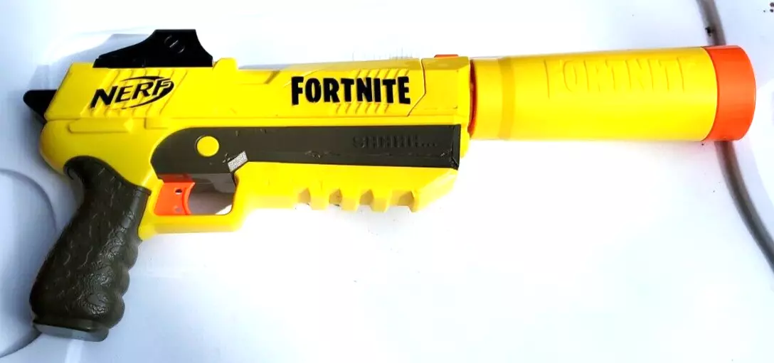 Fortnite SHHHH Nerf Gun. Yellow. WORKS!! With detachable silencer Tested