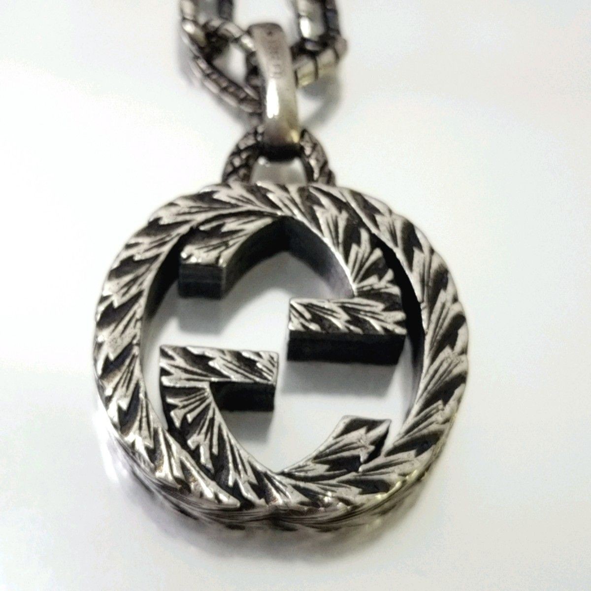 GUCCI Interlocking G Arabesque Silver Necklace Un… - image 3