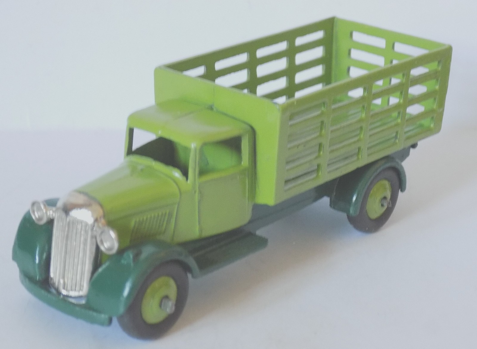 Dinky Toys Camion à Ridelles - 25A | Dinky Toys England