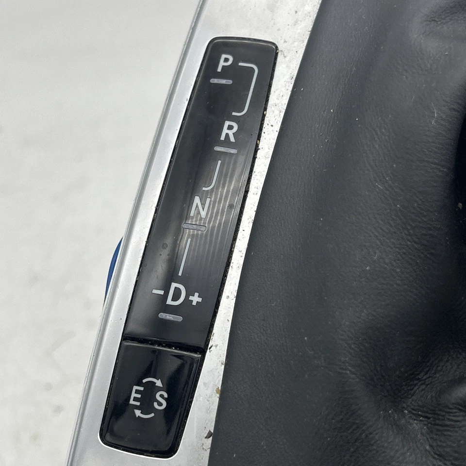 08-14 Mercedes W204 C63 AMG C300 C350 palanca de cambios de piso 2042677524 OEM Foto 4 de 4