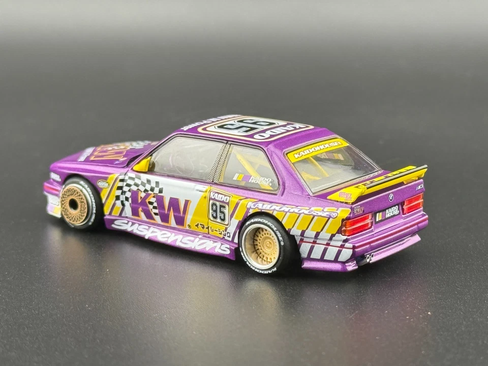 Kaido House x Mini GT BMW M3 Kaido KW V1 Roxo #194 1/64 - Imagem 4 de 4