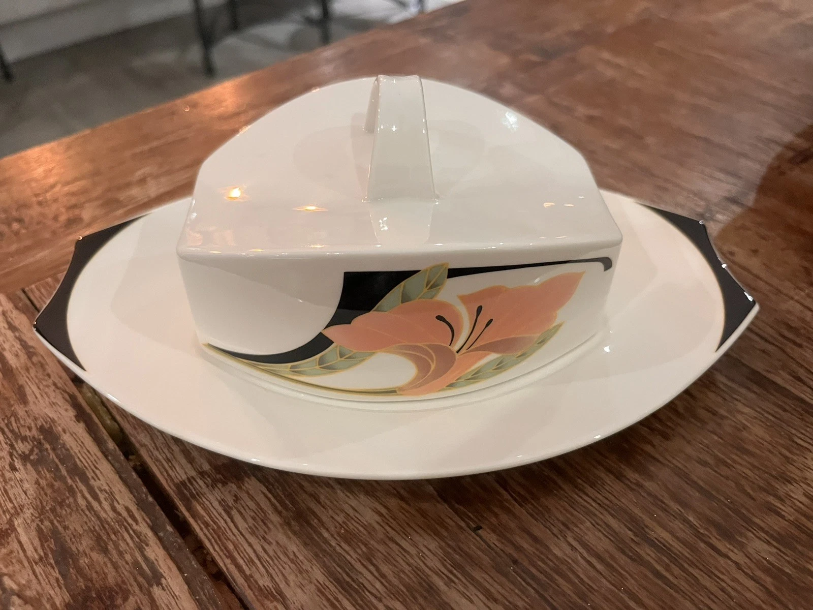 VILLEROY BOCH V&B Iris Butterdish
Opens in a new window or tab