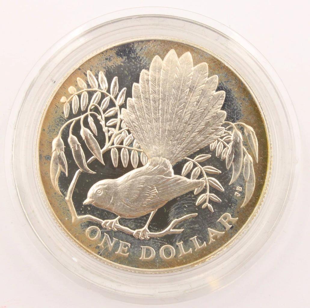 ウォーリー 1980 New Zealand $1 silver coin Fantail Bird original case