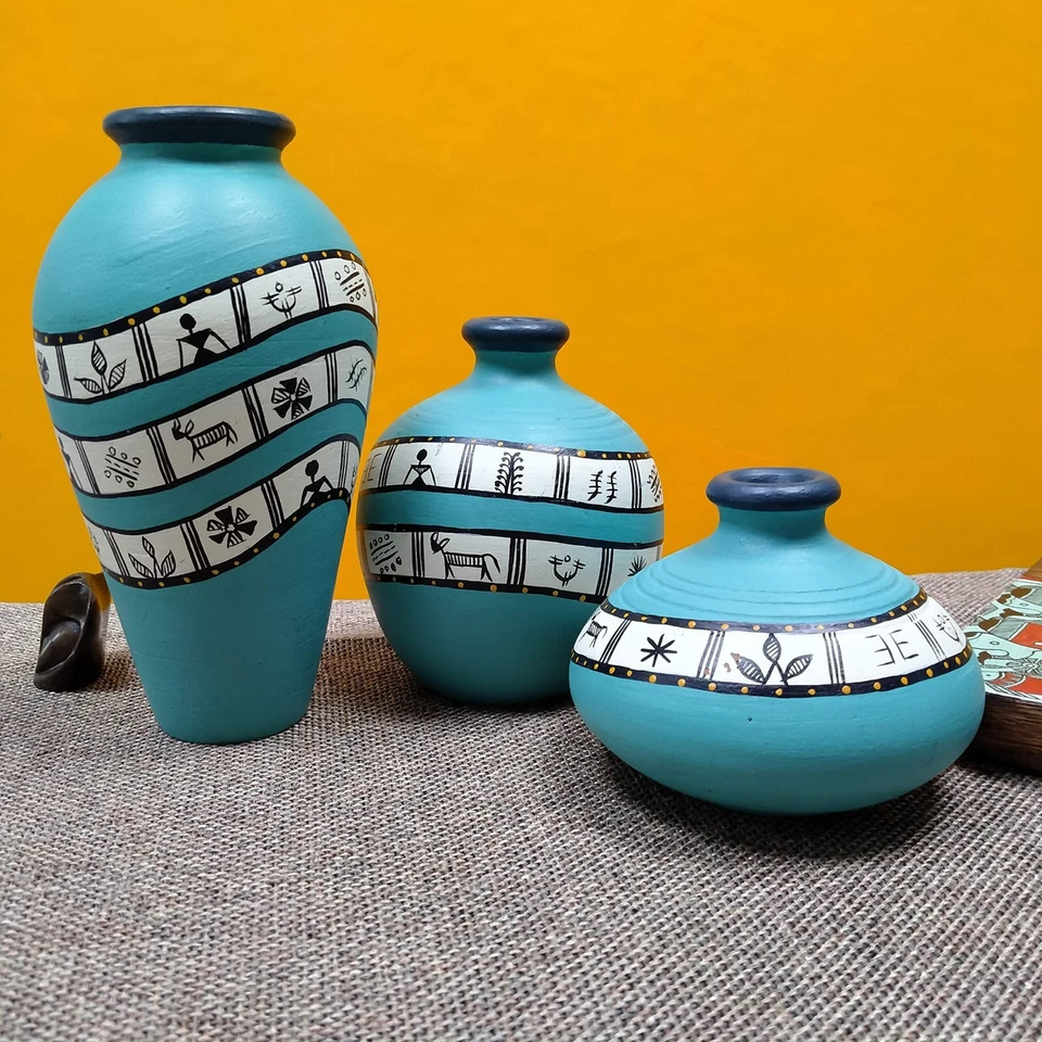 Florero de terracota pintado a mano azul turquesa Warli, juego de 3 piezas decorativas Foto 2 de 4