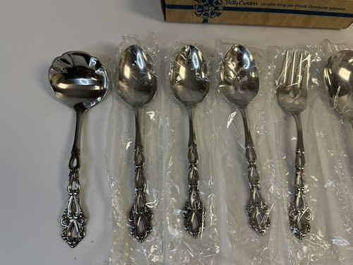 Oneida Chandelier 9 Serving Pieces Community Stainless Flatware Gravy Ladle NEW - Picture 2 of 5