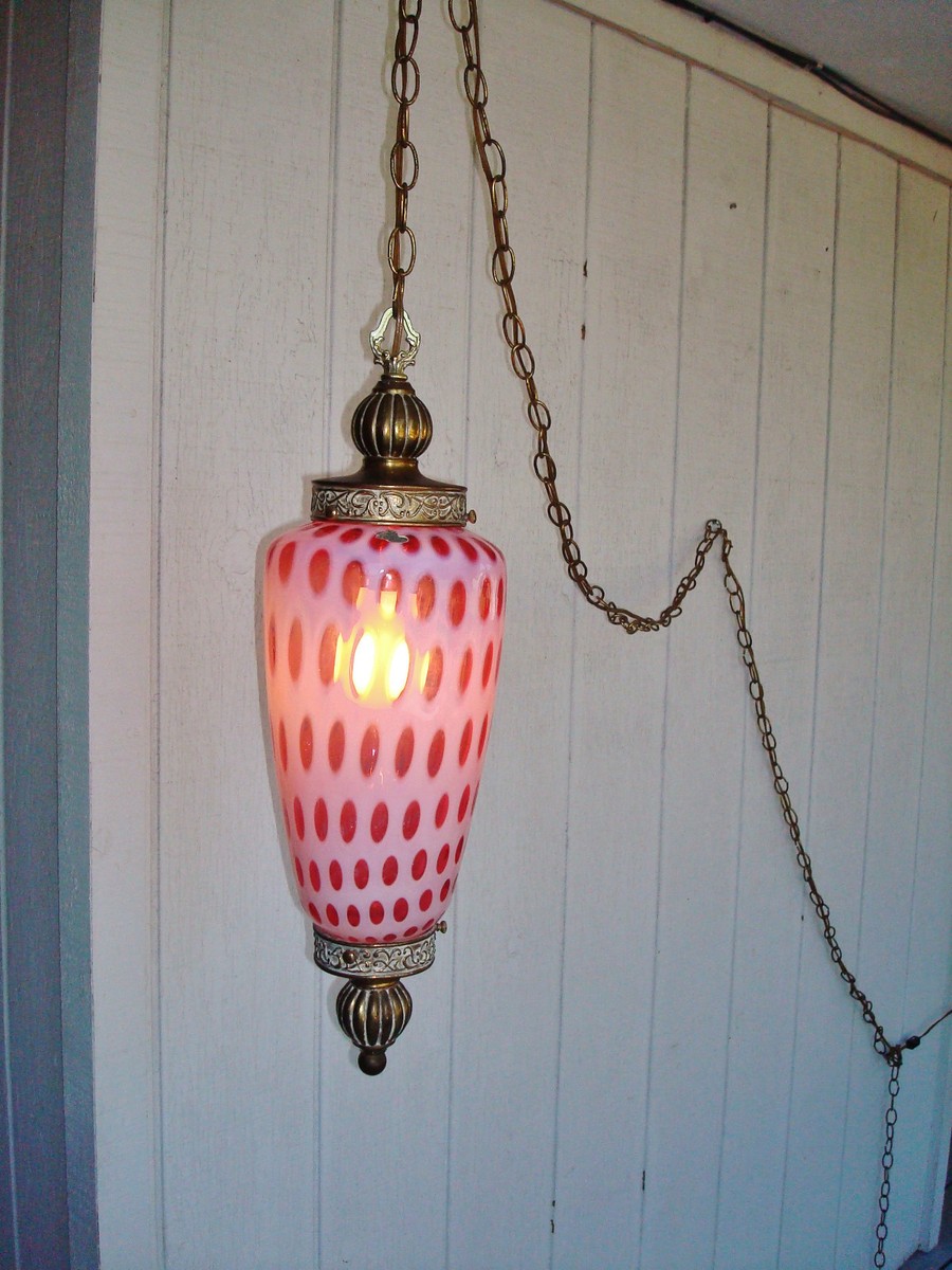 WORKING Vintage Fenton Cranberry Opalescent Coin Dot Hanging