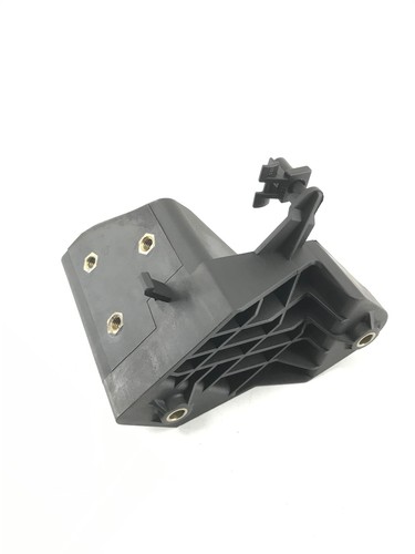 8Z0260759P Halter Unterstützung Trockner Klimaanlage Audi A2 (2001) 1.4 Benzin