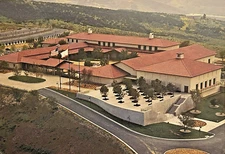 Postcard Ronald Reagan Presidential Library Simi Valley California