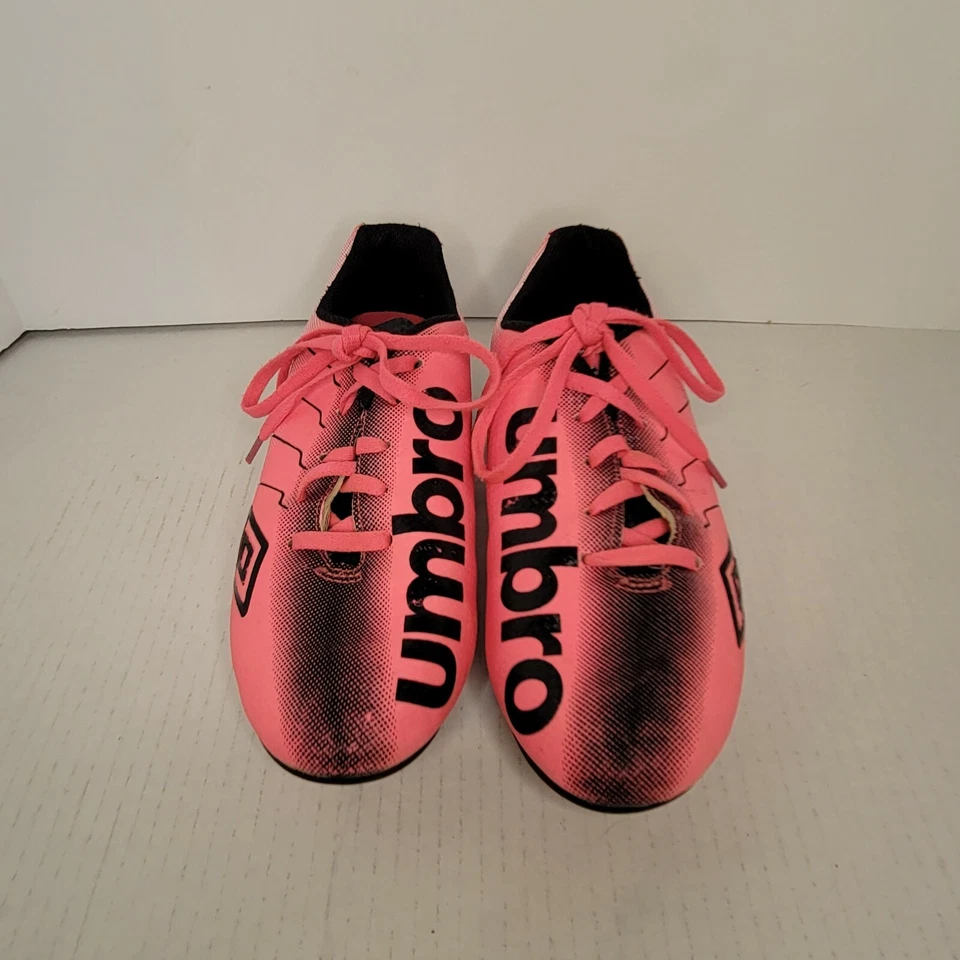 Umbro Arturo Youth Girls Soccer Cleats Size 3.5 Pink and Black - Image 3 of 4